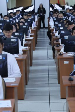 Guru Honorer Terabaikan, Pegawai MBG Dapat PPPK: Di Mana Keadilan Negara?