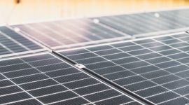 Penggunaan teknologi hijau dan energi terbarukan kini menjadi tren utama yang memacu pertumbuhan sektor industri berkelanjutan di berbagai kota besar Indonesia pada tahun 2026.