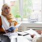 Interaksi antara HR profesional dan kandidat dalam wawancara kerja yang kini berfokus pada potensi kontribusi jangka panjang bagi perusahaan.